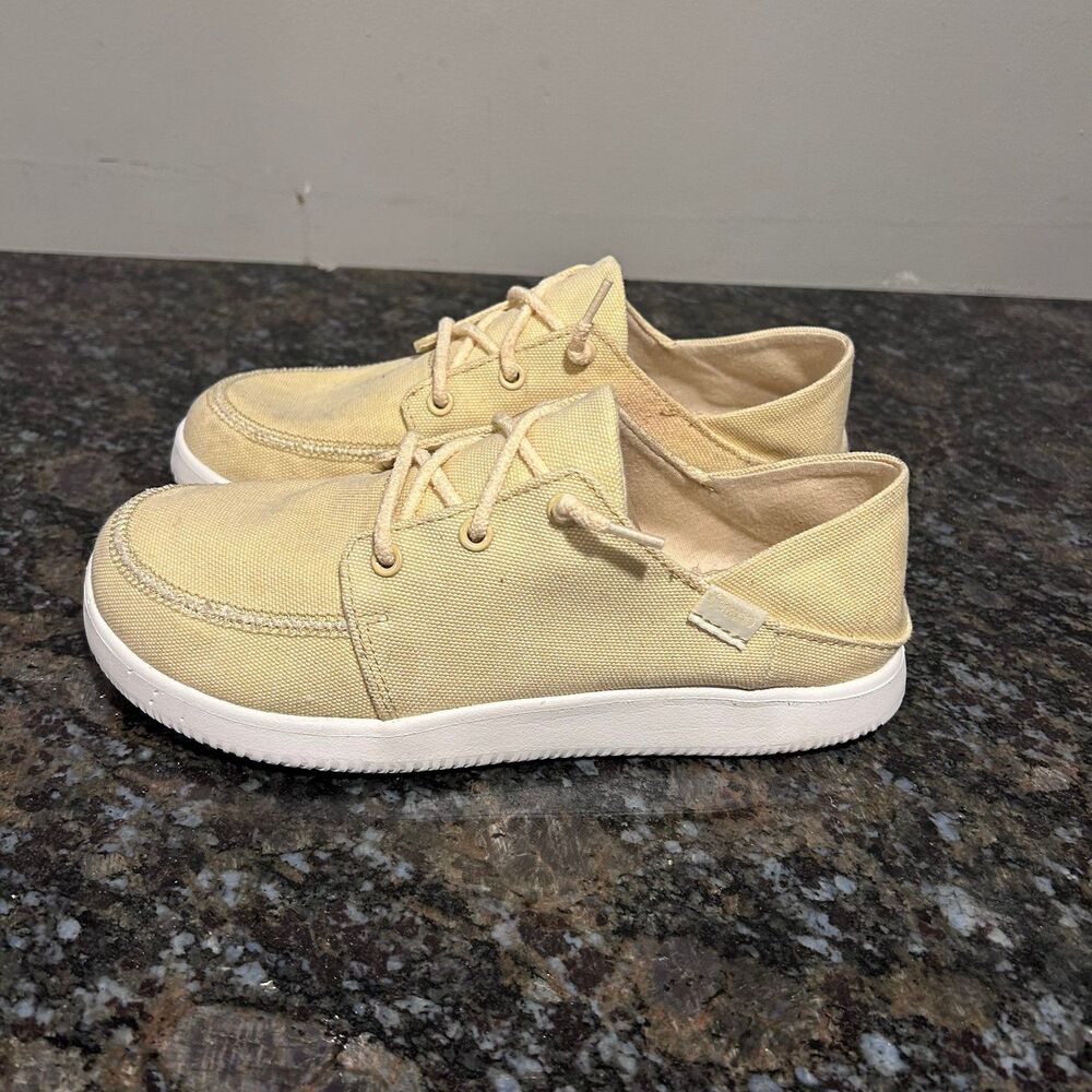 Chaco Women's Chillos Lace Up Sneaker Size 7 Summer Melon Slip On